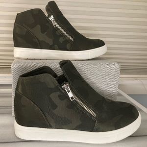Cushionaire Camo High Top Women’s Wedge Sneaker